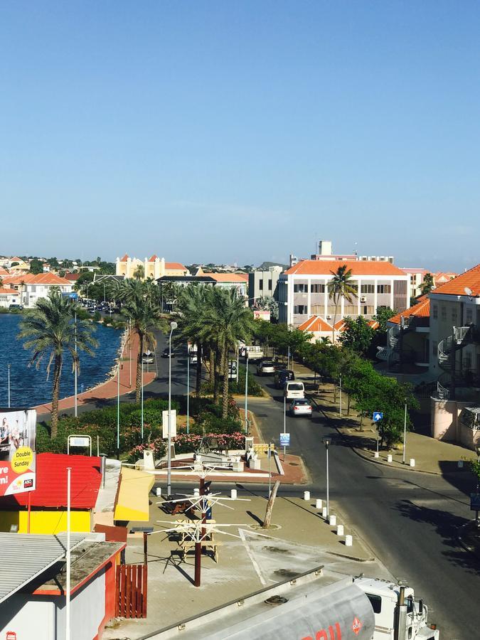Hotel De Ruyterkade Willemstad Esterno foto