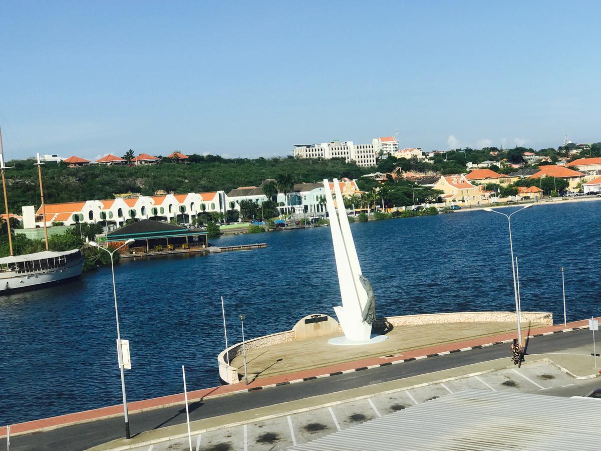 Hotel De Ruyterkade Willemstad Esterno foto